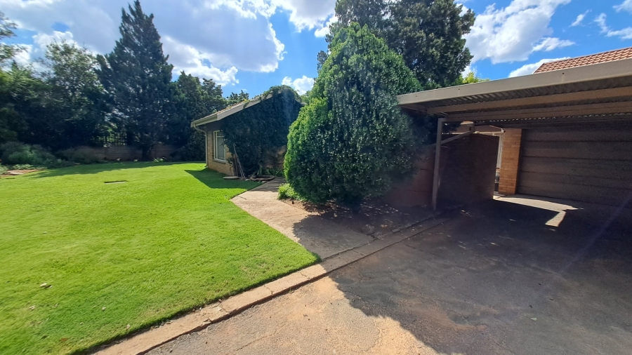 5 Bedroom Property for Sale in Fichardt Park Free State